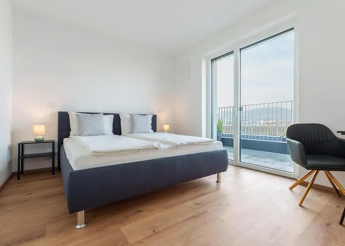 Riverside Premium Living With Great View Apartment Linz