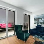 Riverside Premium Living With Great View